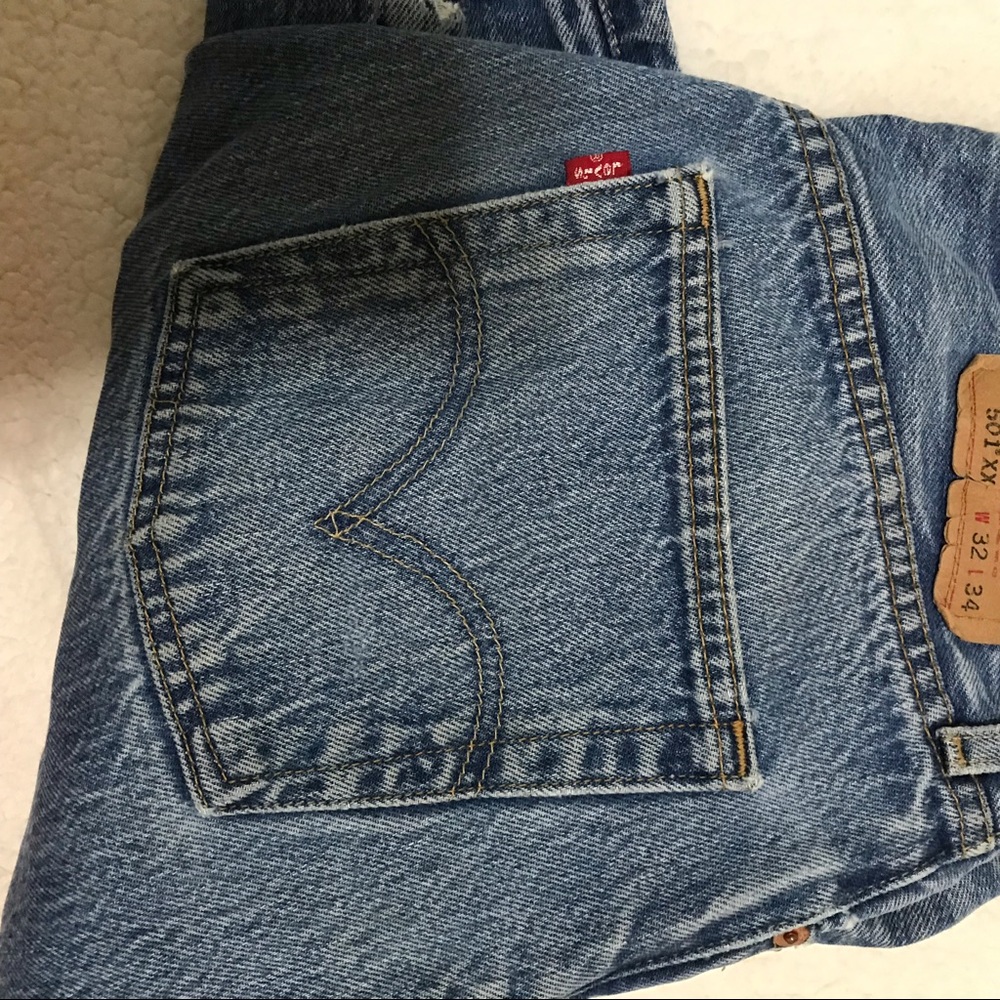 Levi’s mom jeans